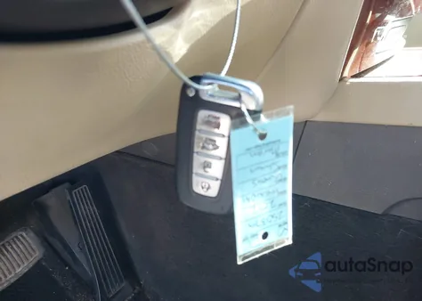 2012 Hyundai Genesis 3.8 z USA, uszkodzony, nr VIN KMHGC4DD7CU195579